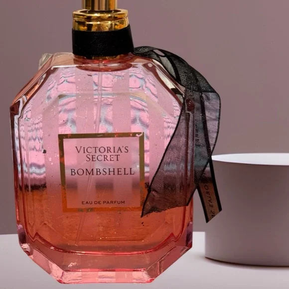 Victoria's Secret Bombshell Eau de Parfum - Picture 4 of 9